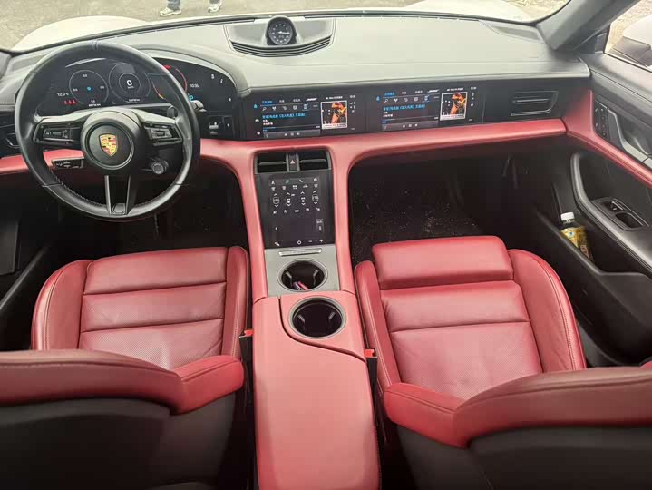 Фото 9 - Porsche Taycan