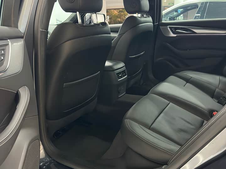 Фото 8 - Cadillac CT5