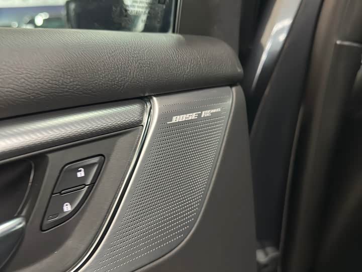 Фото 9 - Cadillac CT5