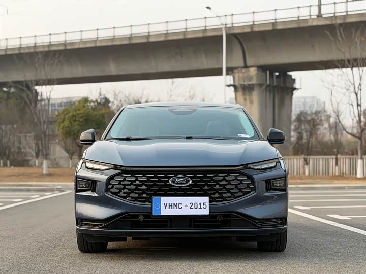 Фото 2 - Ford Mondeo