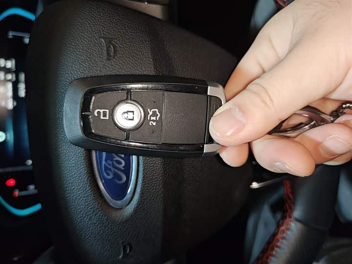 Фото 9 - Ford Focus