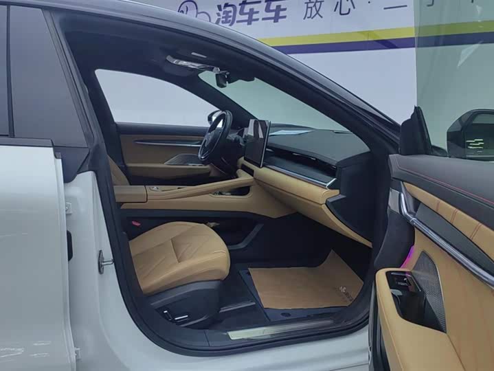 Фото 8 - Zeekr 001