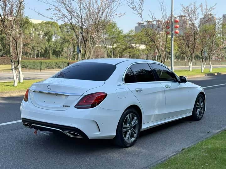 Фото 6 - Mercedes-Benz C-Class