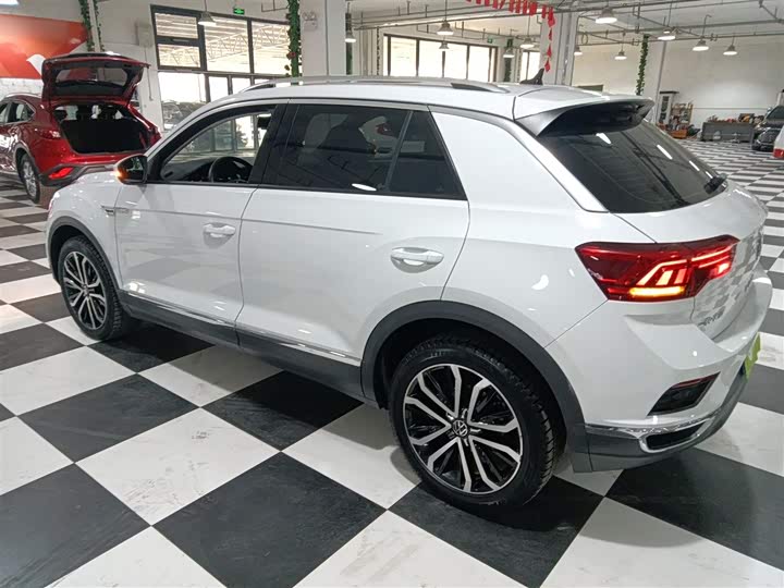 Фото 5 - Volkswagen T-Roc