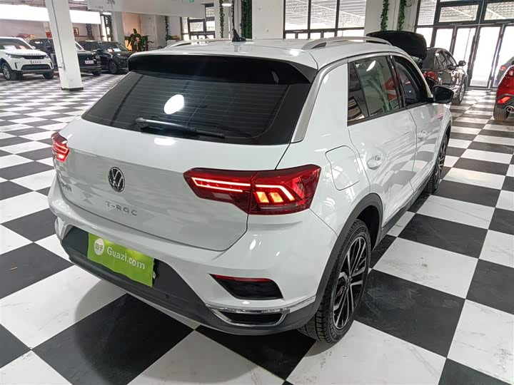 Фото 7 - Volkswagen T-Roc