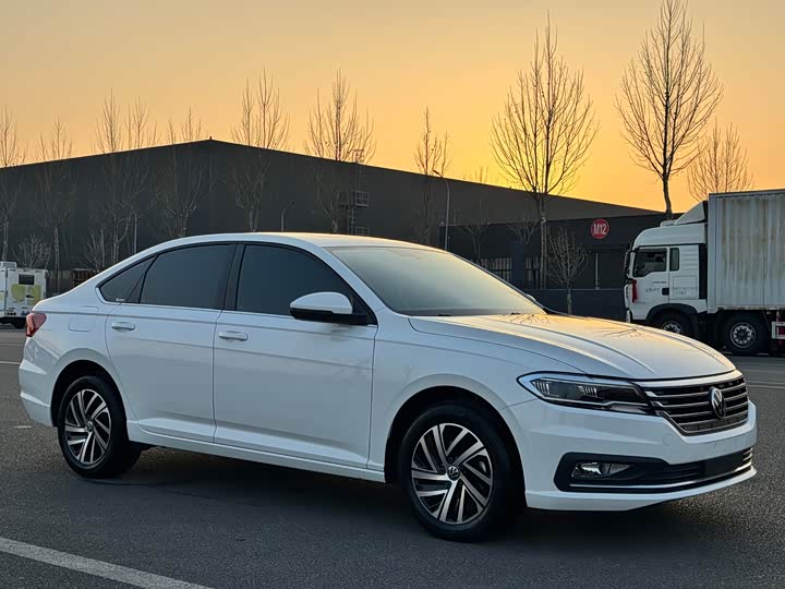 Фото 3 - Volkswagen Lavida