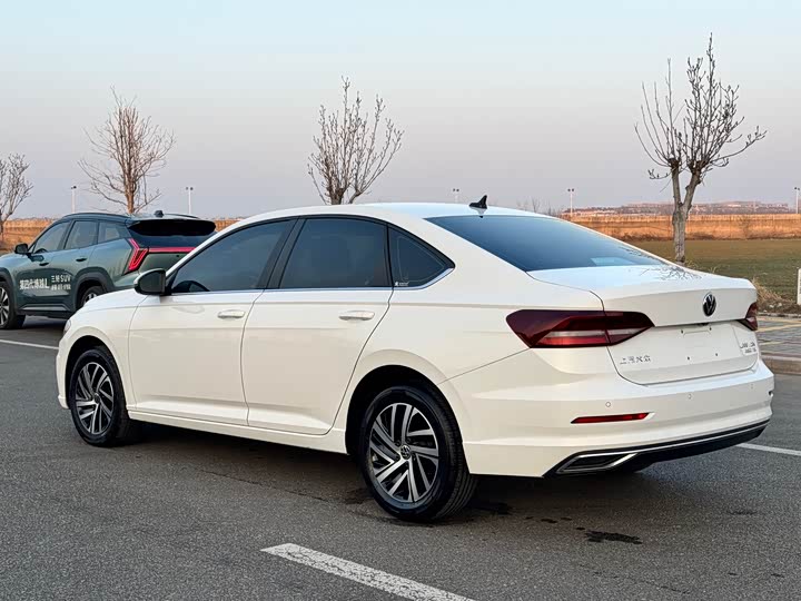 Фото 4 - Volkswagen Lavida