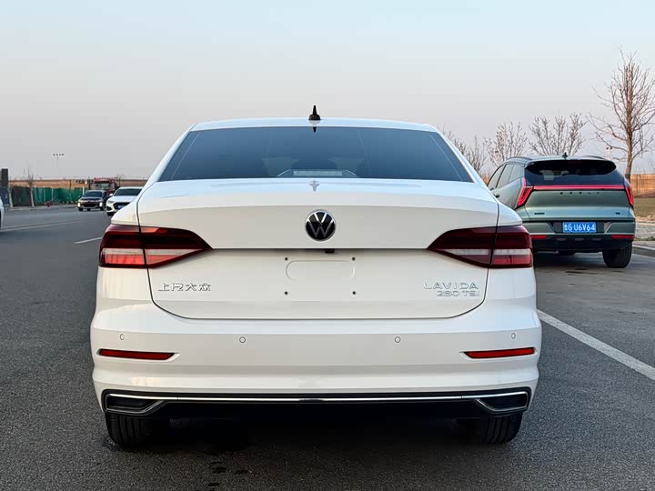 Фото 5 - Volkswagen Lavida