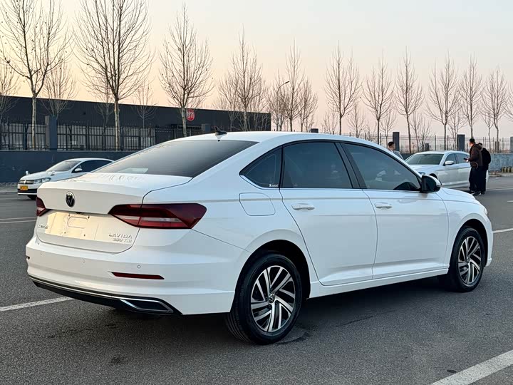 Фото 6 - Volkswagen Lavida