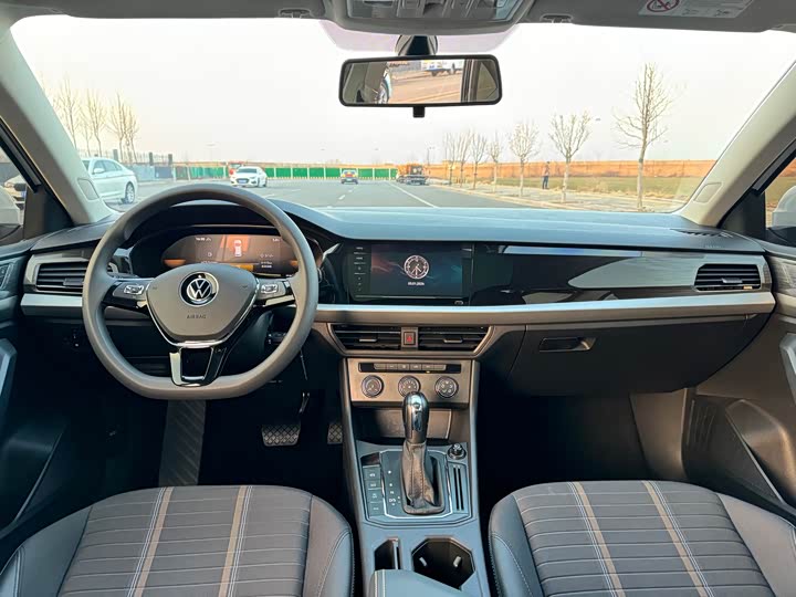 Фото 7 - Volkswagen Lavida