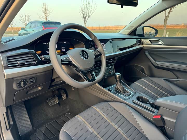 Фото 8 - Volkswagen Lavida