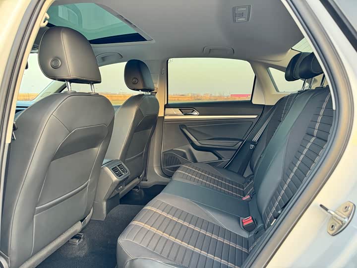 Фото 9 - Volkswagen Lavida