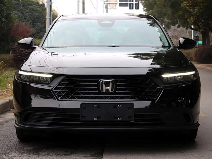 Фото 2 - Honda Accord