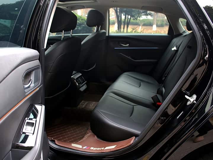 Фото 9 - Honda Accord