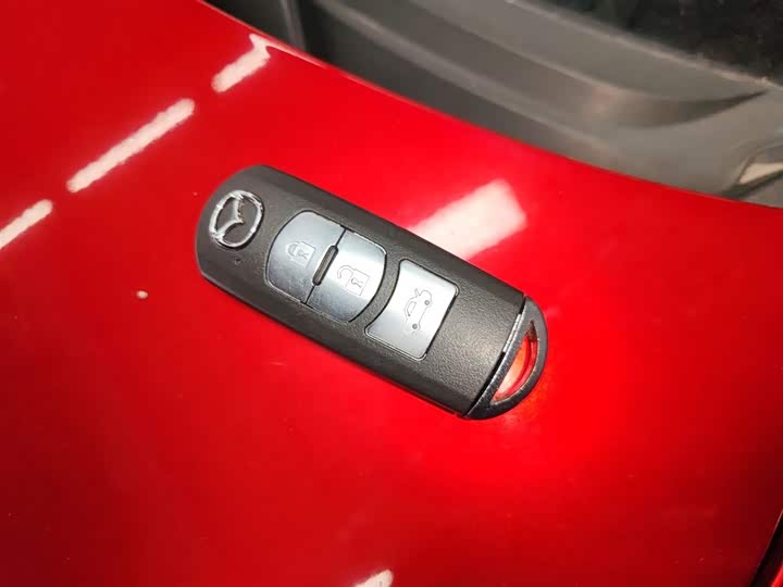 Фото 9 - Mazda Atenza