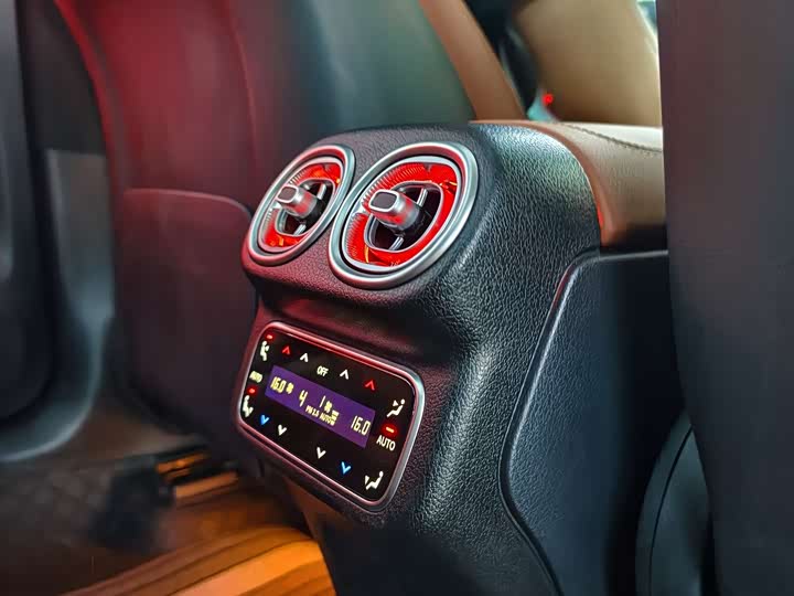 Фото 9 - Mercedes-Benz GLC-Class