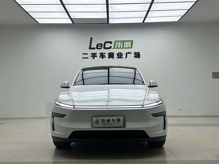 Photo 2 - Tesla Model Y