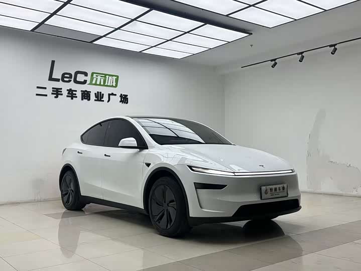 Photo 3 - Tesla Model Y