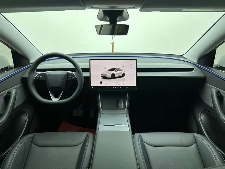Photo 7 - Tesla Model Y