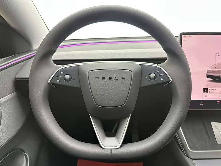 Photo 9 - Tesla Model Y