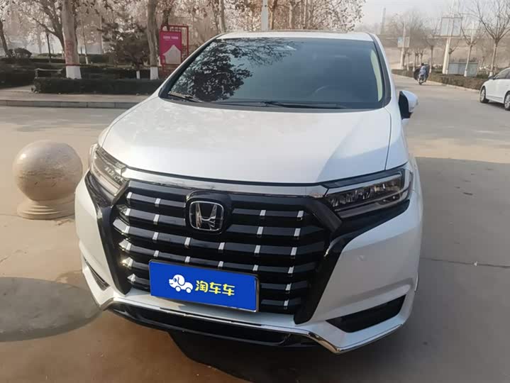 Фото 2 - Honda Elysion