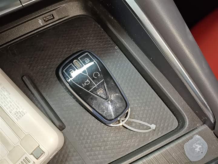 Фото 9 - Changan UNI-T