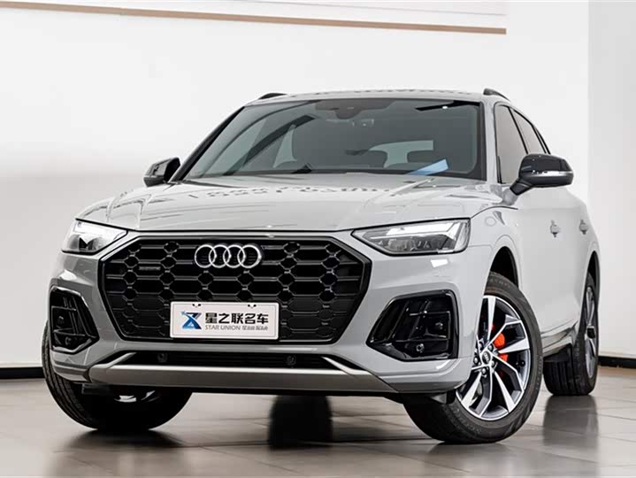 Фото 2 - Audi Q5L