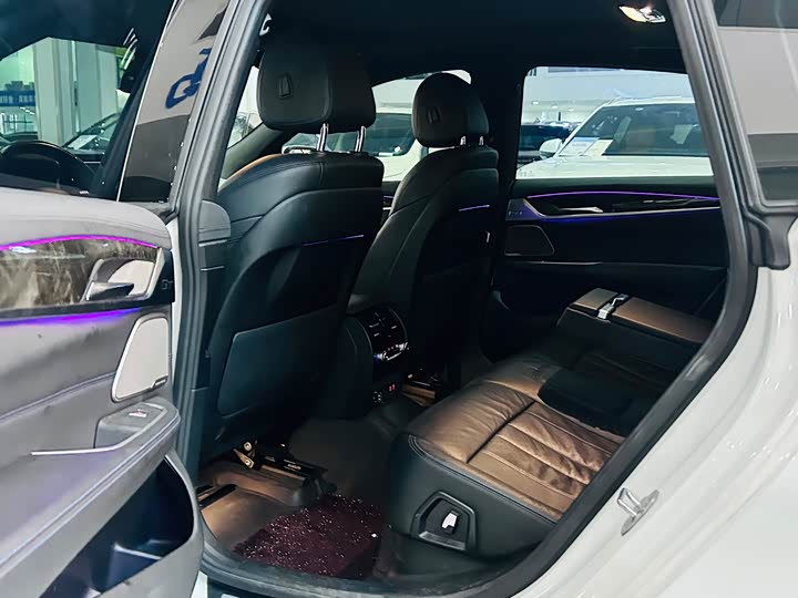 Фото 8 - BMW 6 Series GT