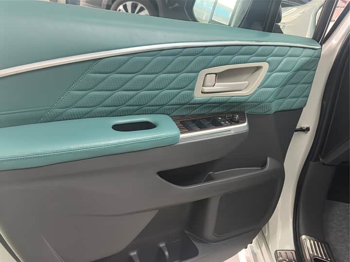 Фото 5 - Toyota Sienna