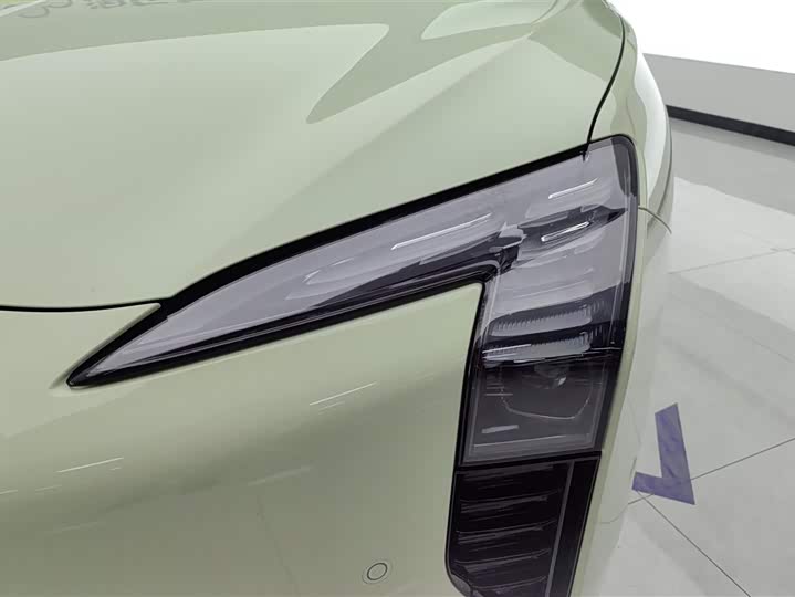 Фото 5 - Hongqi EH7