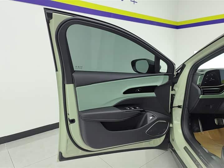 Фото 7 - Hongqi EH7