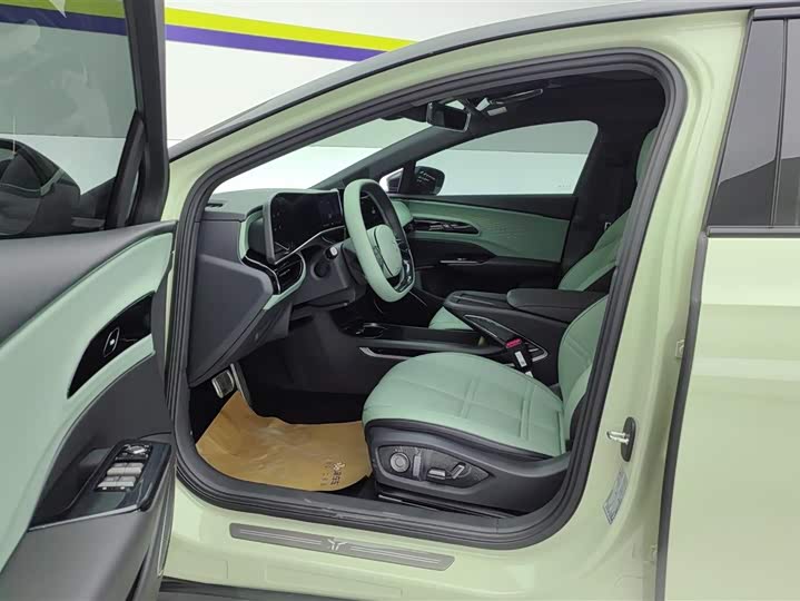 Фото 9 - Hongqi EH7