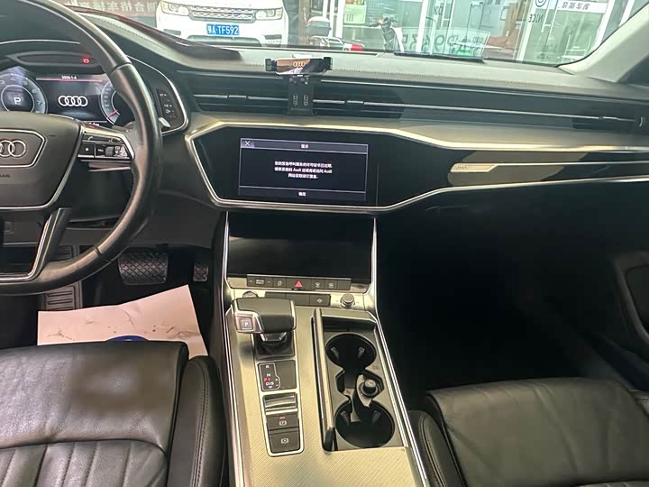 Фото 9 - Audi A6L