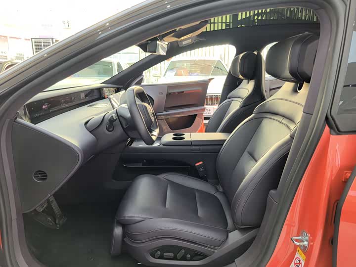 Фото 9 - Avatr 06