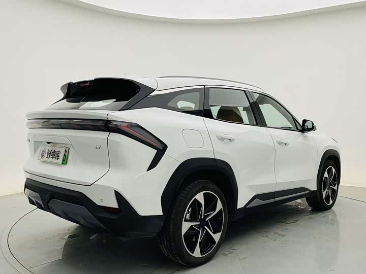 Фото 5 - Geely Galaxy L7