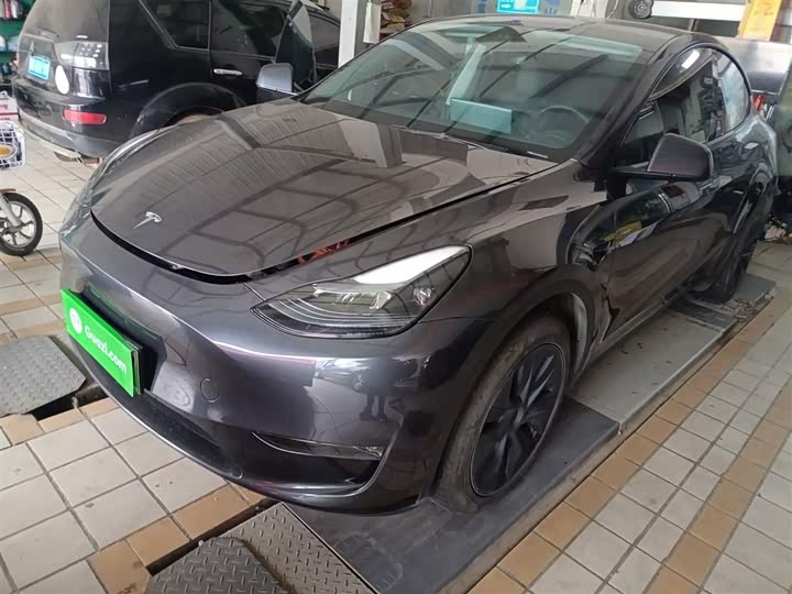 Фото 2 - Tesla Model Y