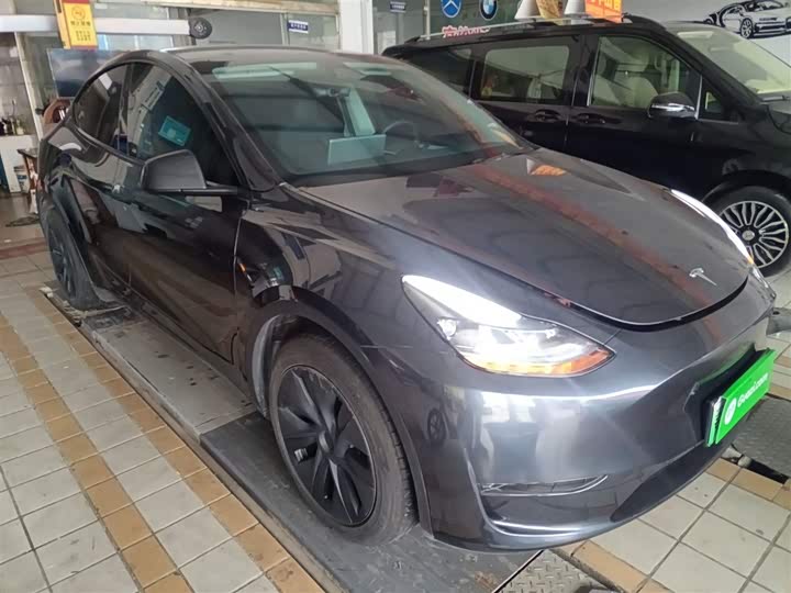 Фото 4 - Tesla Model Y