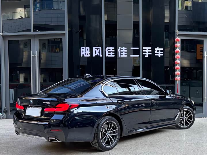 Фото 9 - BMW 5 Series