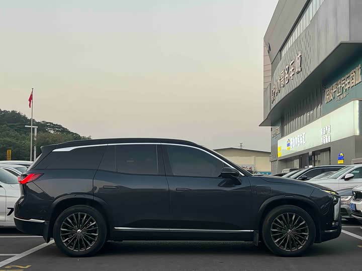 Фото 8 - Nio ES8