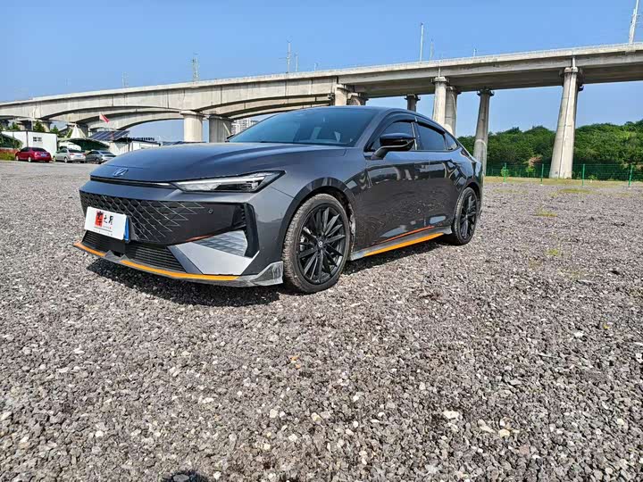 Фото 3 - Changan UNI-V