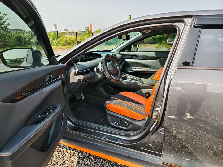 Фото 4 - Changan UNI-V