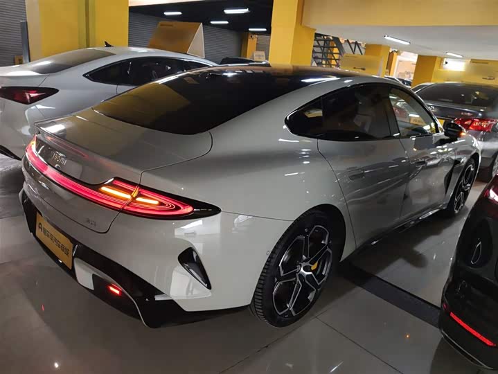 Фото 7 - Xiaomi SU7