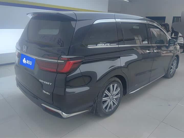 Фото 3 - Honda Odyssey