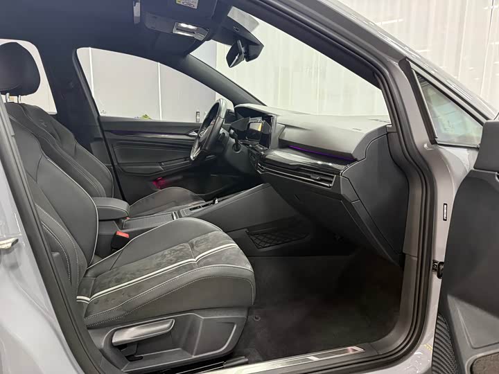 Фото 8 - Volkswagen Golf