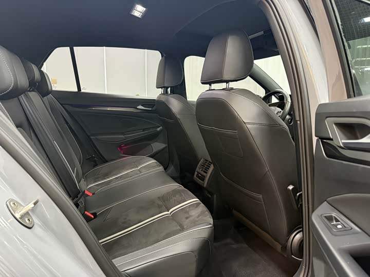 Фото 9 - Volkswagen Golf