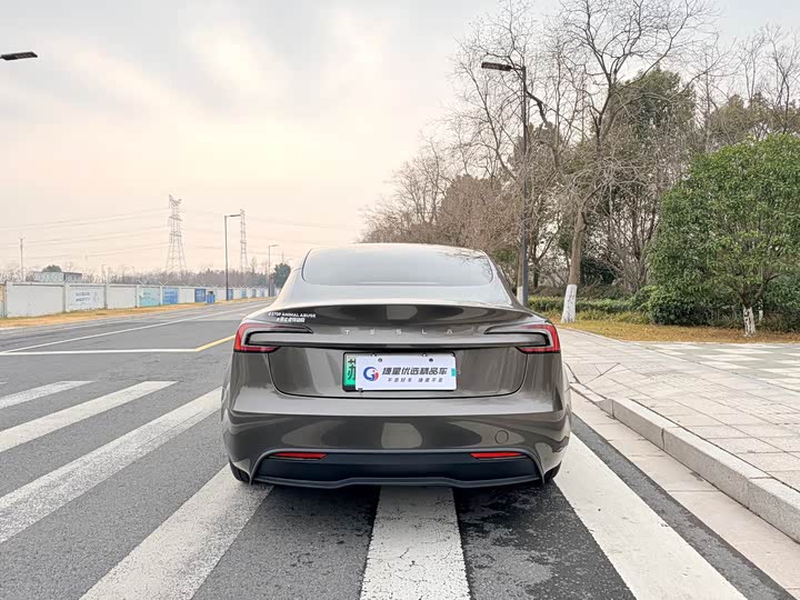 Фото 7 - Tesla Model 3