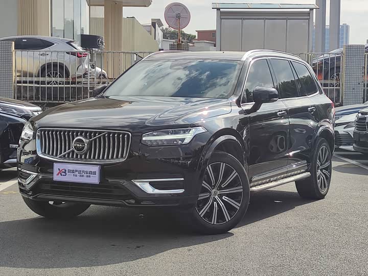 Фото 1 - Volvo XC90