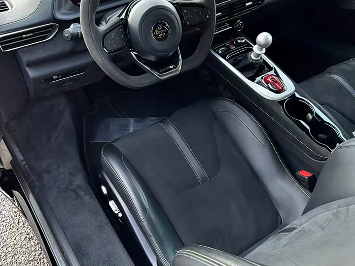 Фото 4 - Lotus Emira