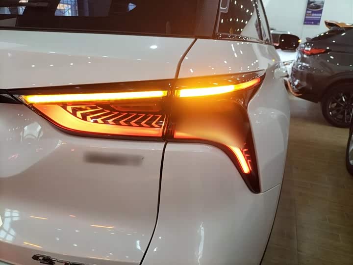 Фото 8 - Changan CS75 Plus