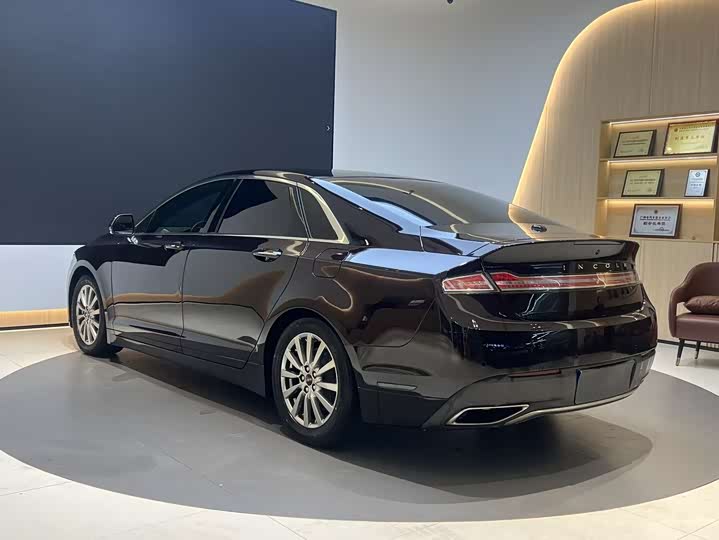 Фото 6 - Lincoln MKZ